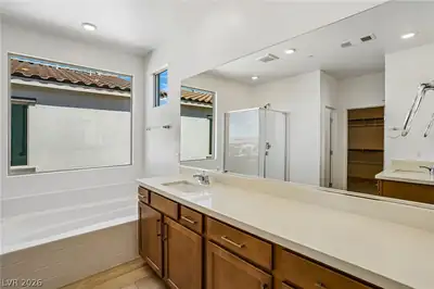 316 Cabasa Place, Henderson, NV 89015 Primary Bathroom