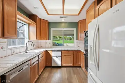 1209 Oak Tree Lane, Las Vegas, NV 89108 Kitchen