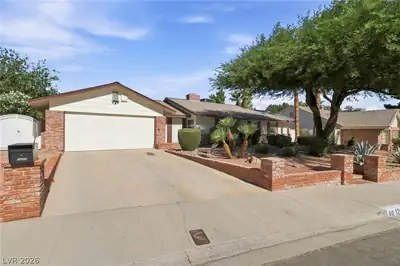 1209 Oak Tree Lane, Las Vegas, NV 89108 Front of Structure