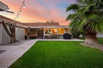 5710 Madre Mesa Drive, Las Vegas, NV 89108 Patio