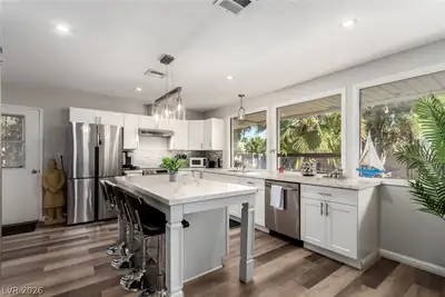 5710 Madre Mesa Drive, Las Vegas, NV 89108 Kitchen
