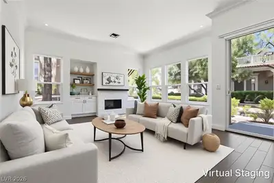 1944 Summer Palm Place 101 Living Room