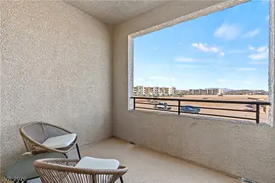 5627 Amethyst Valley St Patio