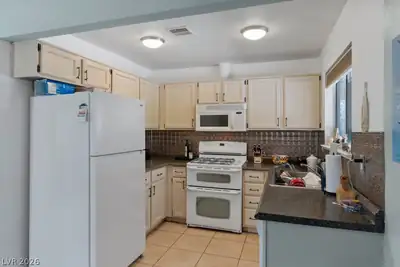 2256 Sabroso Street, Las Vegas, NV 89156 Kitchen