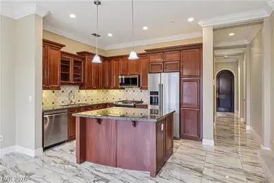 10 Via Vasari 104, Henderson, NV 89011 Kitchen