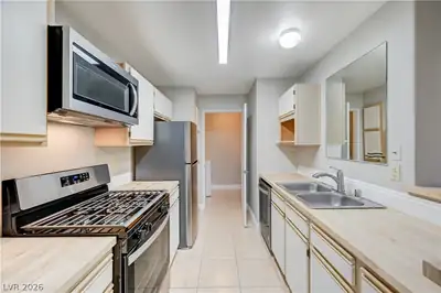 2200 South Fort Apache Road 1081 Kitchen