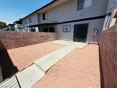 2201 Mars Avenue E Patio
