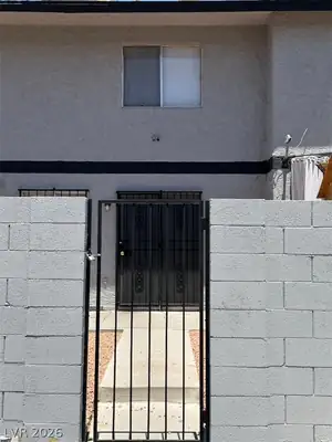 2201 Mars Avenue E Front of Structure