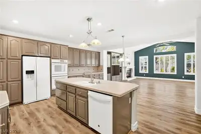 7220 Lake Farm Avenue, Las Vegas, NV 89131 Kitchen