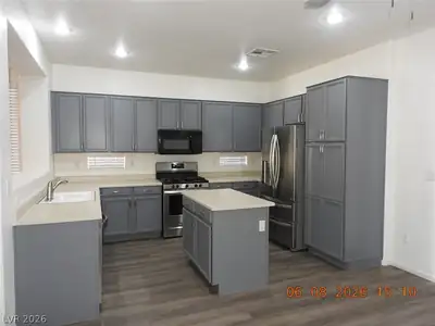 5318 Spring Canyon Street, North Las Vegas, NV 89081 Kitchen