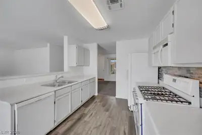 5211 Joshua Jose Street, North Las Vegas, NV 89031 Kitchen