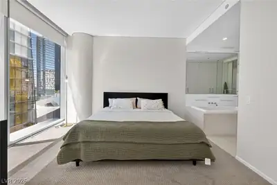 3722 Las Vegas Boulevard 1012 Bedroom