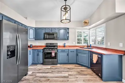 3 Richland Acres Court, Henderson, NV 89074 Kitchen