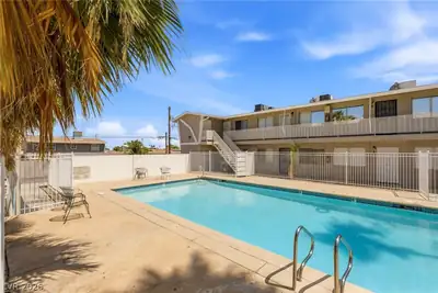 208 Orland Street 10 Pool