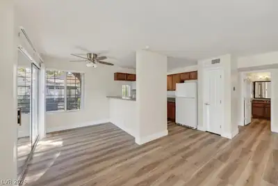 2100 Jetty Rock Drive 105 Dining Area