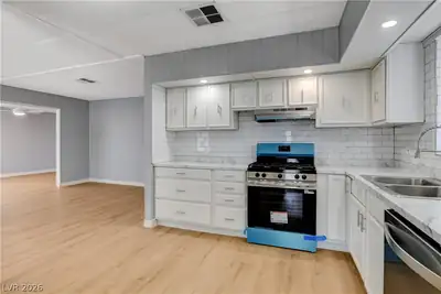 3430 Isle Royale Drive, Las Vegas, NV 89122 Kitchen