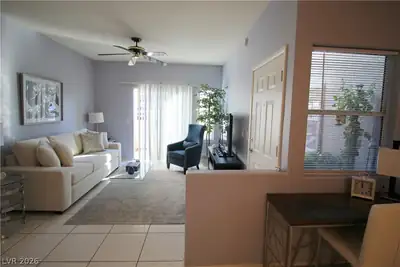 2201 Ramsgate 416 Living Room
