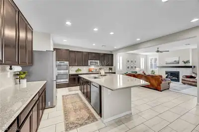 5560 Honey Creek Avenue, Las Vegas, NV 89131 Kitchen
