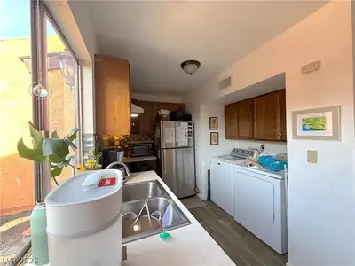 4029 Nightingale Court, Las Vegas, NV 89107 Kitchen