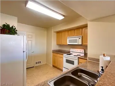 8000 West Badura Avenue 2009 Kitchen