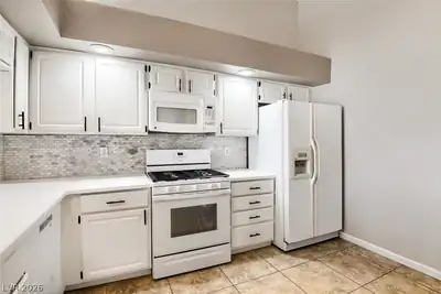 4912 Birch Bay Lane Kitchen