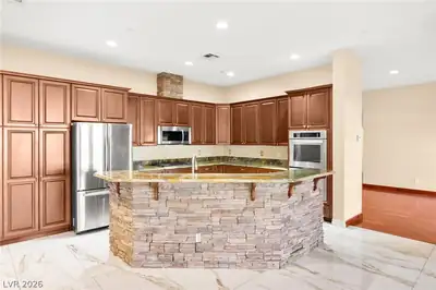 5584 Hawley Court Kitchen
