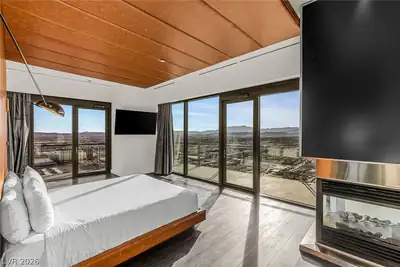 4381 West Flamingo Road 57308 Bedroom