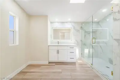 214 Piute Lane, Henderson, NV 89015 Primary Bathroom