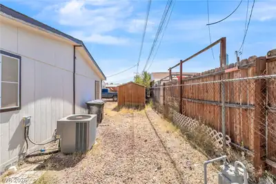 214 Piute Lane, Henderson, NV 89015 Yard