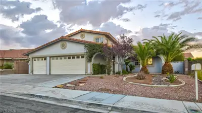 8640 Blissville Avenue, Las Vegas, NV 89145 Front of Structure