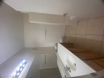 5655 East Sahara Avenue 1071 Bathroom