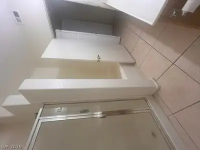 5655 East Sahara Avenue 1071 Bathroom
