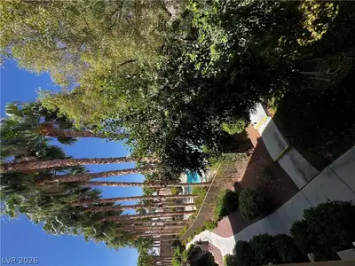 8985 DURANGO Drive 2138 Garden