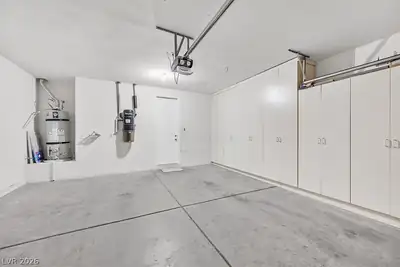 2447 Kaymin Ridge Road, Henderson, NV 89052 Garage