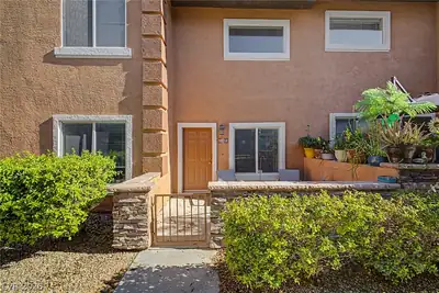 10514 Gold Shadow Avenue, Las Vegas, NV 89129 Courtyard