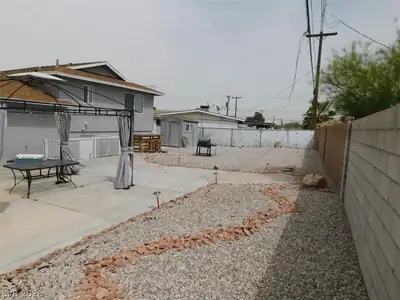6205 Rassler Avenue, Las Vegas, NV 89107 Yard