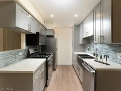 3318 North DECATUR Boulevard 2149 Kitchen