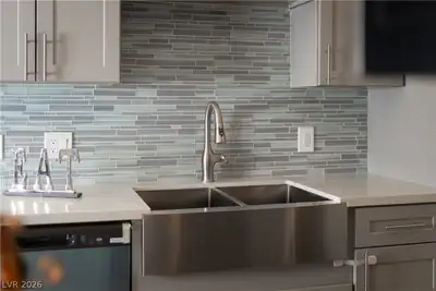 3318 North DECATUR Boulevard 2143, Las Vegas