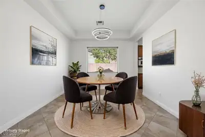 2125 De Rouge Avenue Dining Area
