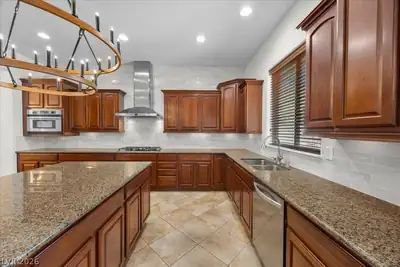 2125 De Rouge Avenue Kitchen