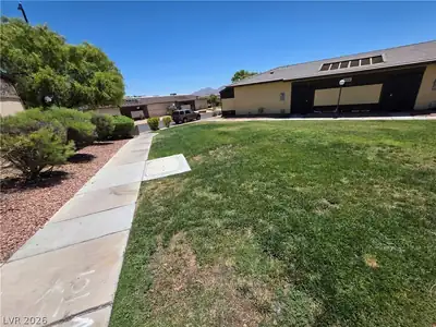 3009 Saint George Street F Yard