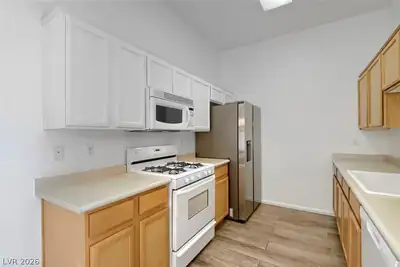 2305 West Horizon Ridge Parkway 3114 Kitchen