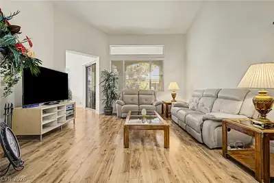 5155 West Tropicana Avenue 2023 Living Room