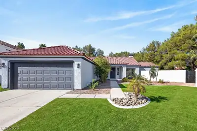 3204 Crescent Run Court, Las Vegas
