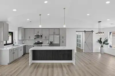 3204 Crescent Run Court, Las Vegas, NV 89117 Kitchen