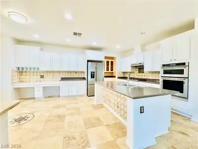 10227 Sunset Gardens Drive, Las Vegas, NV 89135 Kitchen
