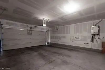 902 Bronzite Street, Henderson, NV 89011 Garage