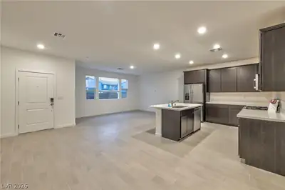2553 Venetia Pointe Street, Henderson, NV 89044 Kitchen