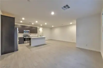 2553 Venetia Pointe Street, Henderson, NV 89044 Kitchen