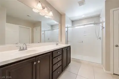 8025 Ancient Oaks Avenue, Las Vegas, NV 89113 Primary Bathroom